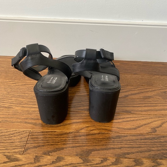 Call it Spring - Chunk Heel Sandal - Picture 4 of 5